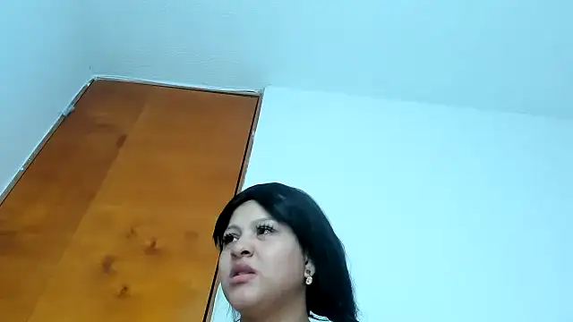 Snapshot of Natalycarter chatting on October 19, 2025, 5:05 pm Natalycarter online show from October 19, 2025, 5:05 pm