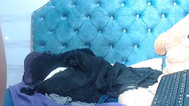 lily jamesx online show from February 28, 2025, 1:47 am