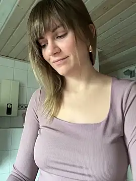 Snapshot of Milla__one chatting on January 13, 2025, 8:26 am Milla one online show from January 13, 2025, 8:26 am