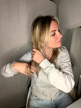 Snapshot of Milla__one chatting on December 20, 2025, 3:26 pm Milla one online show from December 20, 2025, 3:26 pm