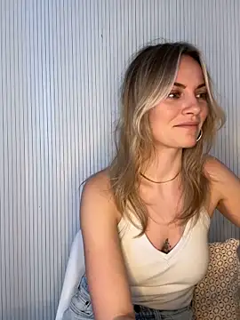 Snapshot of Milla__one chatting on February 26, 2026, 1:22 pm Milla one online show from February 26, 2026, 1:22 pm