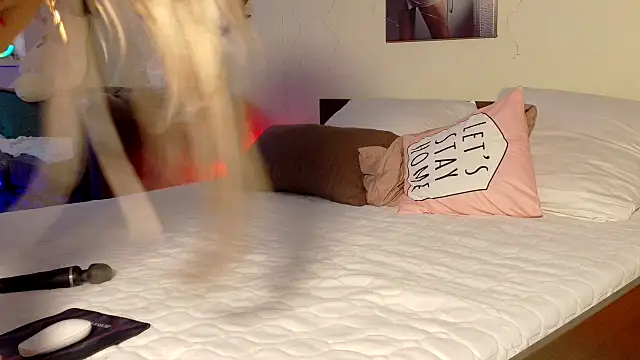 Denny Brenda online show from November 9, 2025, 9:46 am