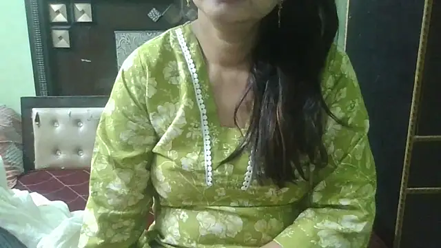 Snapshot of couplesuni chatting on October 24, 2025, 3:05 am couplesuni online show from October 24, 2025, 3:05 am