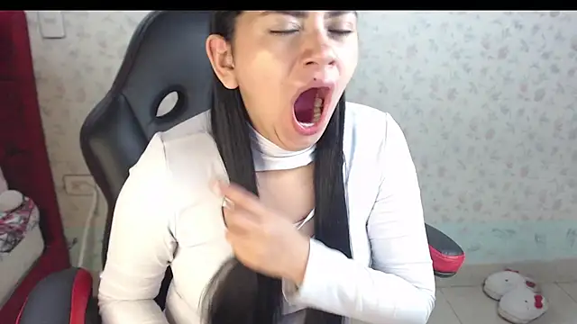 Snapshot of kayla_k18 chatting on October 29, 2025, 1:15 am kayla k18 online show from October 29, 2025, 1:15 am