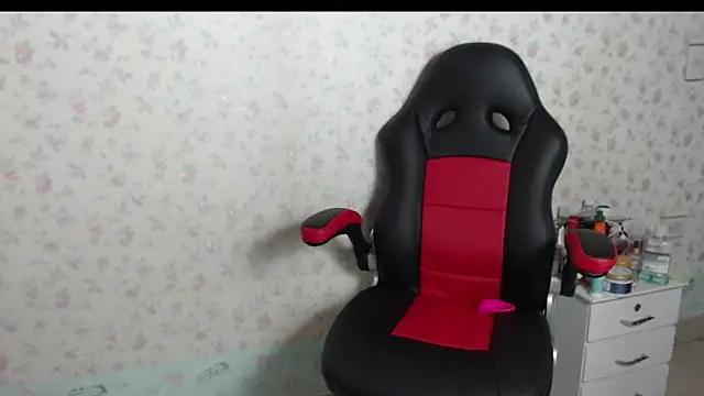 Snapshot of kayla_k18 chatting on September 29, 2025, 11:10 pm kayla k18 online show from September 29, 2025, 11:10 pm