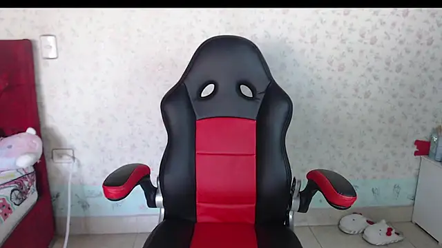 Snapshot of kayla_k18 chatting on October 30, 2025, 12:58 pm kayla k18 online show from October 30, 2025, 12:58 pm