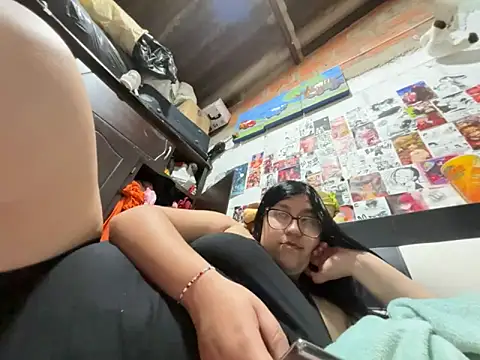 dafne19  online show from April 8, 2026, 2:24 am