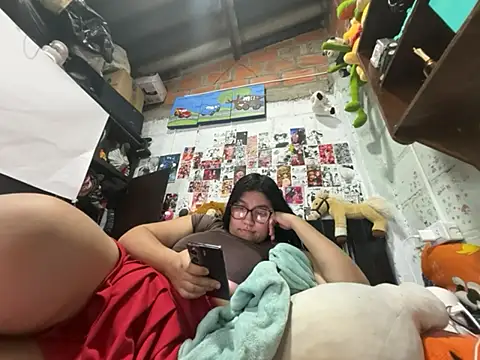 Snapshot of dafne19_ chatting on July 7, 2026, 6:47 am dafne19 online show from July 7, 2026, 6:47 am