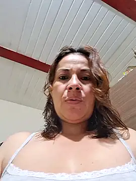 Snapshot of Zaralu_ chatting on October 14, 2025, 6:19 pm Zaralu online show from October 14, 2025, 6:19 pm