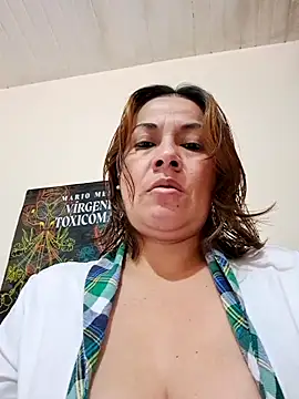 Snapshot of Zaralu_ chatting on May 23, 2026, 1:43 pm Zaralu online show from May 23, 2026, 1:43 pm