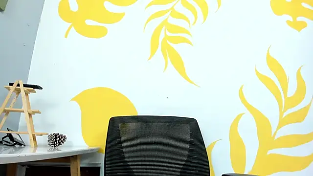 Snapshot of LukaCastillo chatting on November 24, 2025, 10:10 pm LukaCastillo online show from November 24, 2025, 10:10 pm