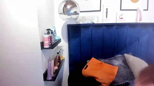 Alaia Cute online show from April 10, 2026, 3:13 am