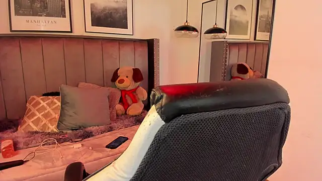 Snapshot of Alaia_Cute chatting on September 20, 2025, 3:55 am Alaia Cute online show from September 20, 2025, 3:55 am