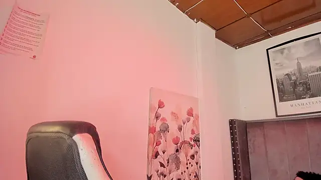 Alaia Cute online show from November 26, 2025, 3:17 am