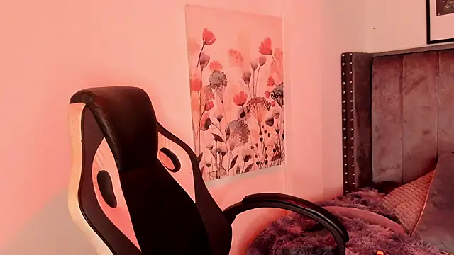 Snapshot of Alaia_Cute chatting on December 23, 2025, 3:50 am Alaia Cute online show from December 23, 2025, 3:50 am