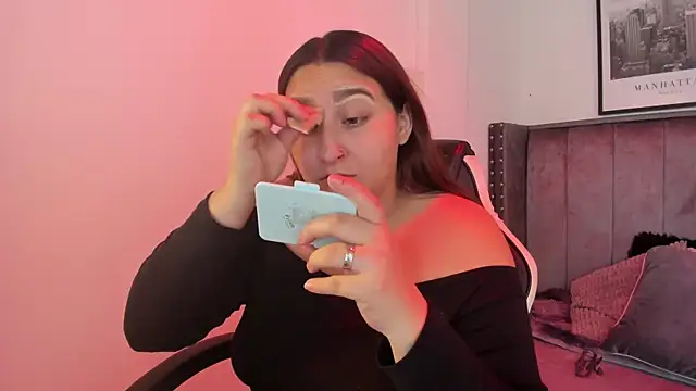 Snapshot of Alaia_Cute chatting on September 24, 2025, 3:02 am Alaia Cute online show from September 24, 2025, 3:02 am