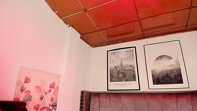 Alaia Cute online show from November 18, 2025, 2:49 am