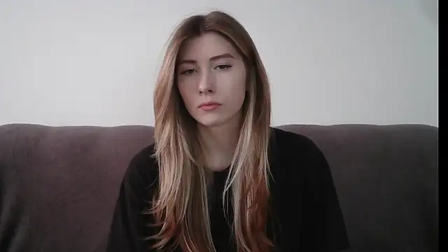 Snapshot of ErikaShyy chatting on February 11, 2025, 11:09 am ErikaShyy online show from February 11, 2025, 11:09 am