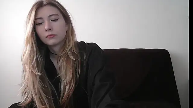 Snapshot of ErikaShyy chatting on September 8, 2025, 3:11 pm ErikaShyy online show from September 8, 2025, 3:11 pm