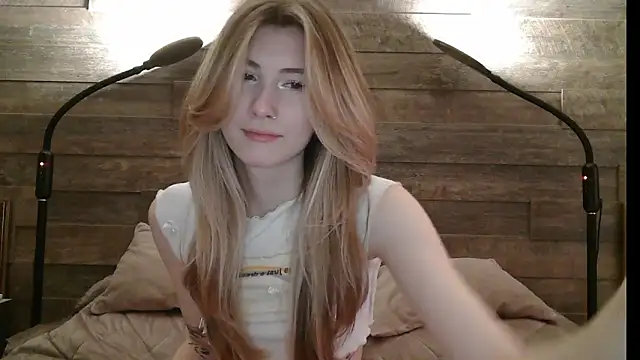 Snapshot of ErikaShyy chatting on March 12, 2025, 11:43 am ErikaShyy online show from March 12, 2025, 11:43 am