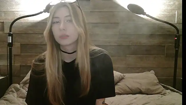 Snapshot of ErikaShyy chatting on December 1, 2025, 11:11 am ErikaShyy online show from December 1, 2025, 11:11 am