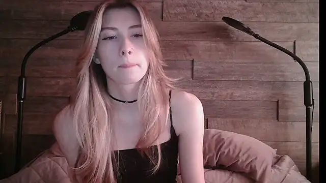 Snapshot of ErikaShyy chatting on March 18, 2025, 10:50 am ErikaShyy online show from March 18, 2025, 10:50 am