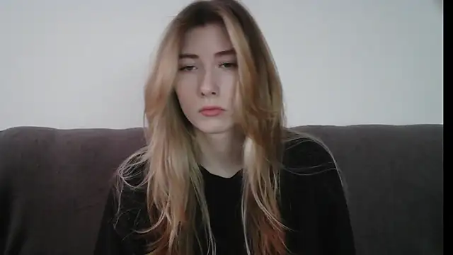 Snapshot of ErikaShyy chatting on February 11, 2025, 7:12 am ErikaShyy online show from February 11, 2025, 7:12 am