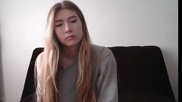 Snapshot of ErikaShyy chatting on September 23, 2025, 12:01 pm ErikaShyy online show from September 23, 2025, 12:01 pm