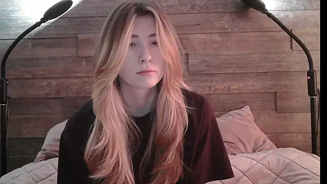 Snapshot of ErikaShyy chatting on February 20, 2025, 7:12 am ErikaShyy online show from February 20, 2025, 7:12 am