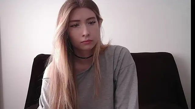 Snapshot of ErikaShyy chatting on September 26, 2025, 10:00 am ErikaShyy online show from September 26, 2025, 10:00 am