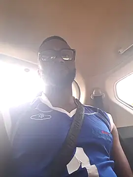 bull Giant online show from October 5, 2025, 11:12 am