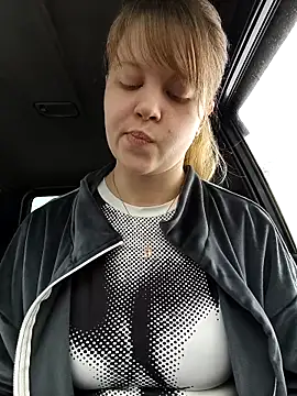 Snapshot of astiSWEET chatting on December 20, 2025, 9:01 am astiSWEET online show from December 20, 2025, 9:01 am