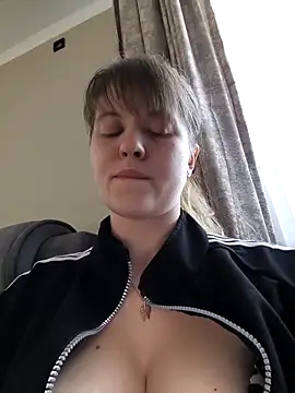 Snapshot of astiSWEET chatting on February 18, 2026, 7:49 am astiSWEET online show from February 18, 2026, 7:49 am