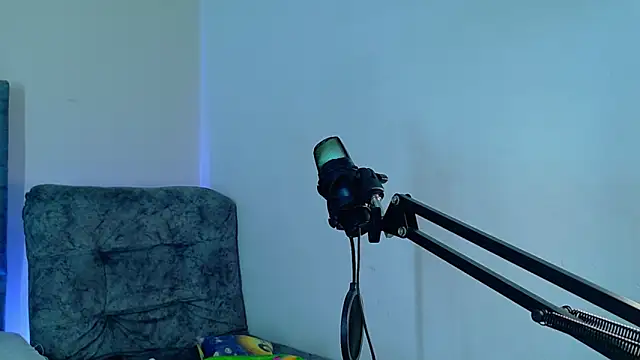 GabrielaMK online show from November 10, 2025, 11:48 am