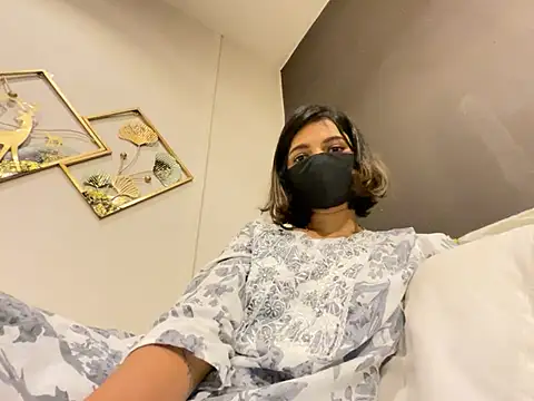 MaYaa  11 online show from March 17, 2025, 4:33 pm