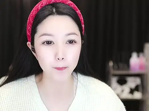 Snapshot of Nuyoah-77 chatting on March 8, 2025, 3:45 pm Nuyoah-77 online show from March 8, 2025, 3:45 pm