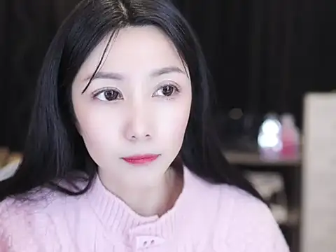 Nuyoah-77 online show from December 18, 2025, 3:05 pm