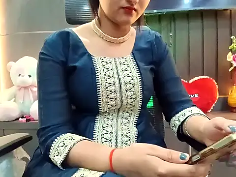 Snapshot of GoldnessAishu chatting on March 19, 2025, 5:28 pm GoldnessAishu online show from March 19, 2025, 5:28 pm