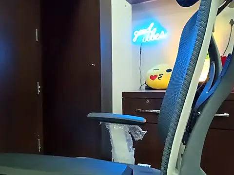 Snapshot of GoldnessAishu chatting on March 9, 2025, 8:31 pm GoldnessAishu online show from March 9, 2025, 8:31 pm