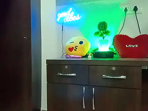 Snapshot of GoldnessAishu chatting on March 9, 2025, 5:28 pm GoldnessAishu online show from March 9, 2025, 5:28 pm