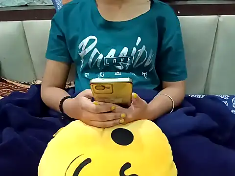 Snapshot of GoldnessAishu chatting on December 25, 2024, 5:15 pm GoldnessAishu online show from December 25, 2024, 5:15 pm