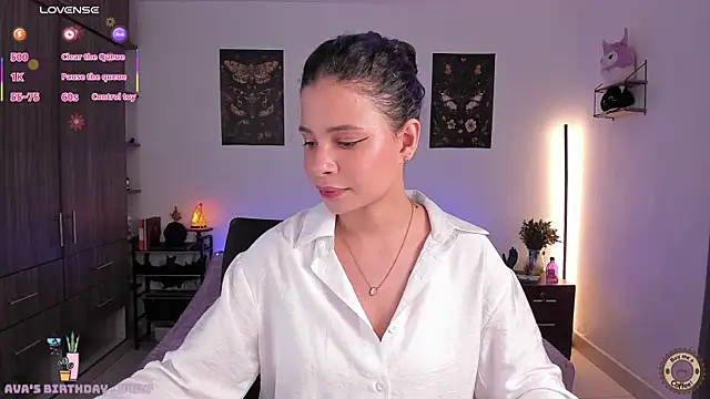 LadyAvalon online show from April 7, 2026, 8:54 pm