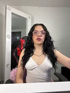 Snapshot of angela_cortes_ chatting on March 6, 2025, 3:13 am angela cortes  online show from March 6, 2025, 3:13 am