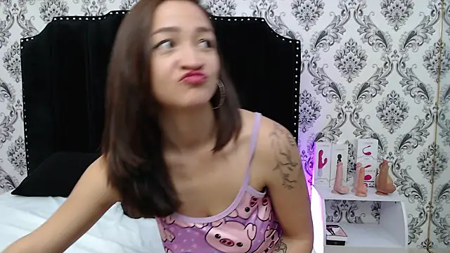 SaaraBrown online show from March 15, 2025, 4:10 pm