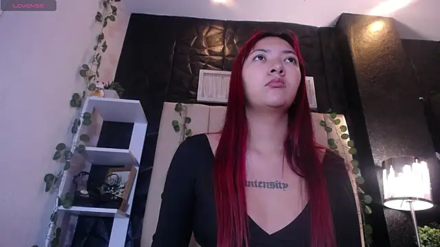 Snapshot of Mia_Rinn chatting on March 12, 2025, 12:57 pm Mia Rinn online show from March 12, 2025, 12:57 pm