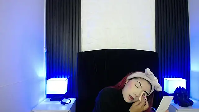 Mia Rinn online show from February 25, 2026, 1:00 pm