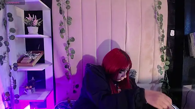 Snapshot of Mia_Rinn chatting on January 28, 2025, 4:30 pm Mia Rinn online show from January 28, 2025, 4:30 pm