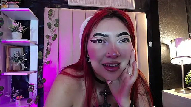 Snapshot of Mia_Rinn chatting on February 18, 2025, 7:52 pm Mia Rinn online show from February 18, 2025, 7:52 pm