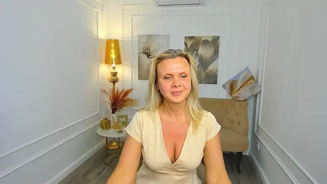 AgathaKlouin online show from April 19, 2026, 6:10 pm