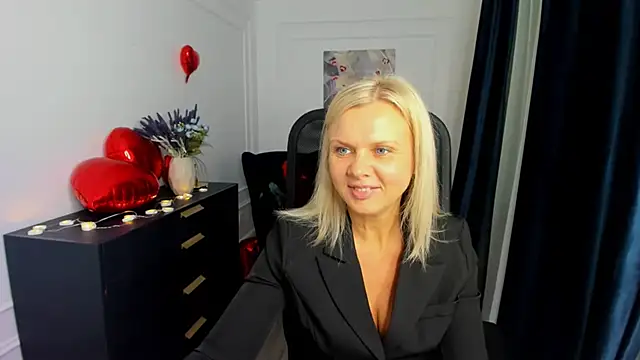 AgathaKlouin online show from February 14, 2026, 11:10 am